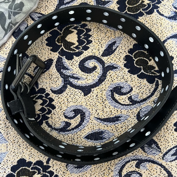 Dickies black belt perfect for everyday wear women’s - Picture 3 of 3